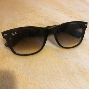 Rayban wayfarer sunnglasses brown